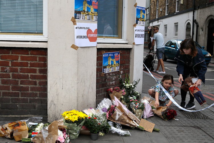 Napadači u Londonu ubijeni sa više od 50 hitaca