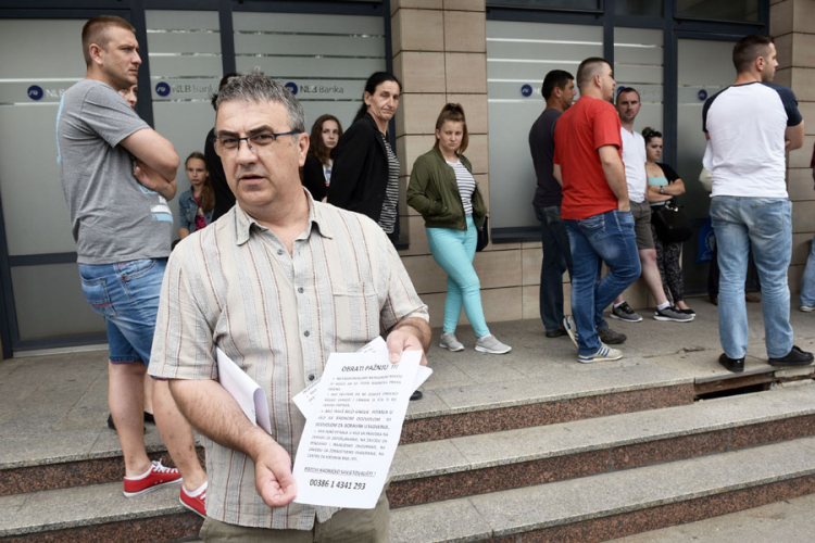 Slo­ven­ci upo­zo­ravaju: Pred Kon­zu­la­tom vam po­či­nje put u pa­kao