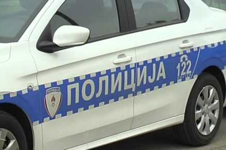 Oteo vozilo, pa od vlasnika iznuđivao novac