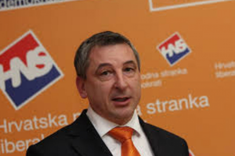 Uprkos protivljenju nekih članova HNS u koaliciji sa HDZ-om
