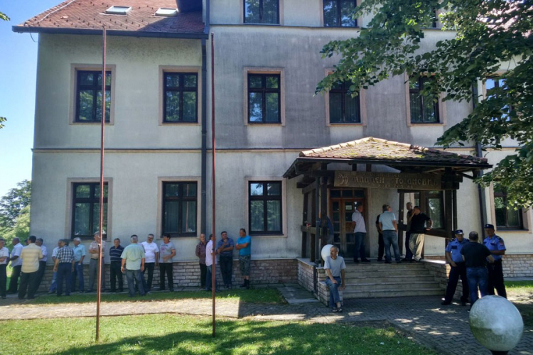 Radnici "Ratarstva" iz Nove Topole odustali od blokade puta Banjaluka - Gradiška