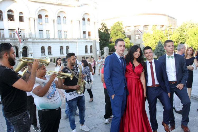 Maturanti SŠC "Ljubiša Mladenović" zatvorili sezonu matura