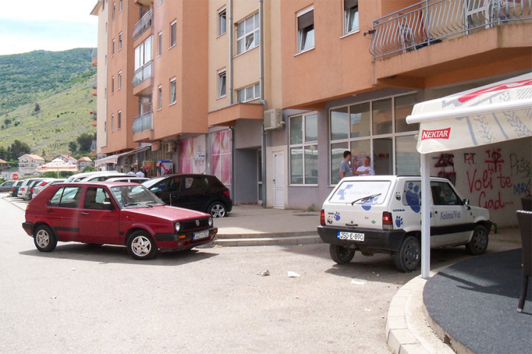 Pokušaj ubistva u Trebinju: Pucano na bivšeg policajca