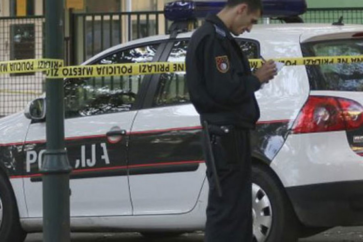 Mladić teško povrijeđen nakon što je motorom naletio na loptu