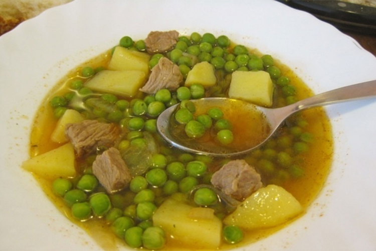 Grašak sa mesom i krompirom