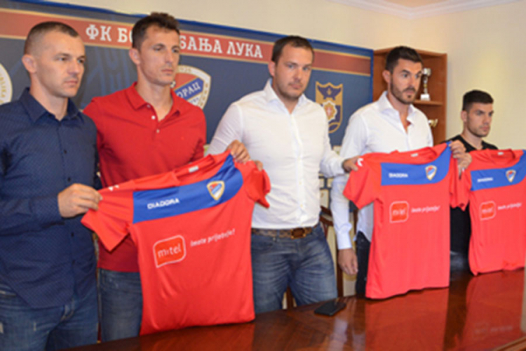 Borac upalio motore