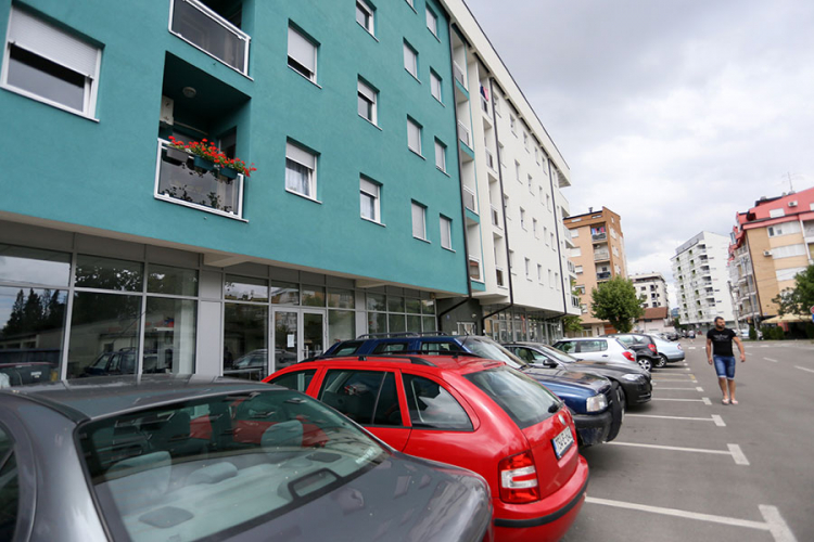 Psi oštetili i auto golmanove supruge