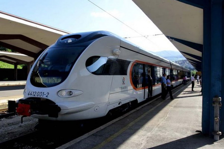 Nesreća kod Kaknja: Talgo voz usmrtio djevojčicu