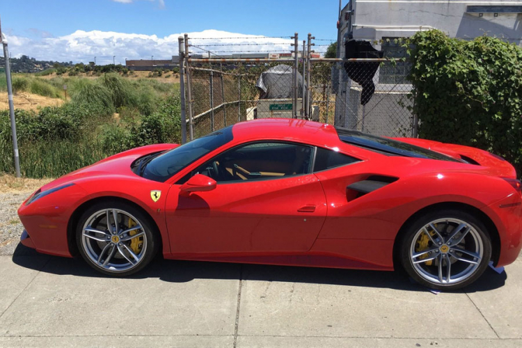 Ukrao Ferrari, a nije imao novca za gorivo