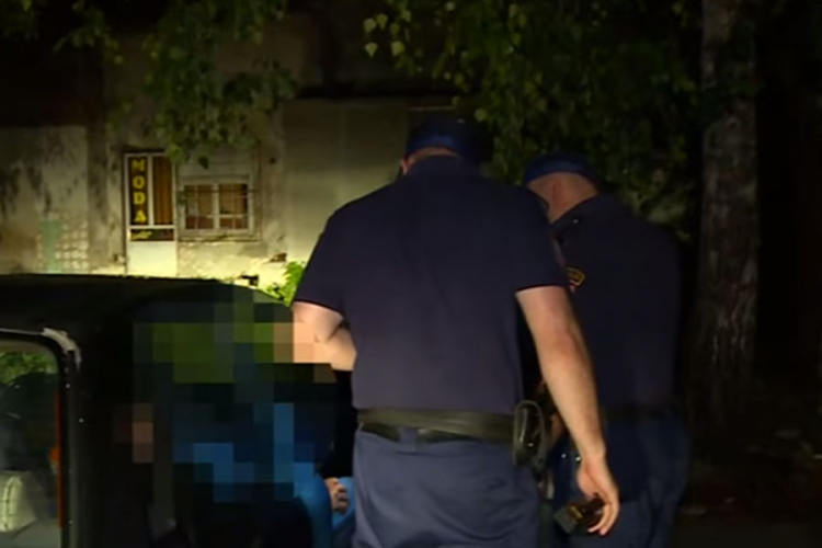 Policija u vozilu pronašla drogu: Nemam pojma čija je, juče sam izašao iz zatvora