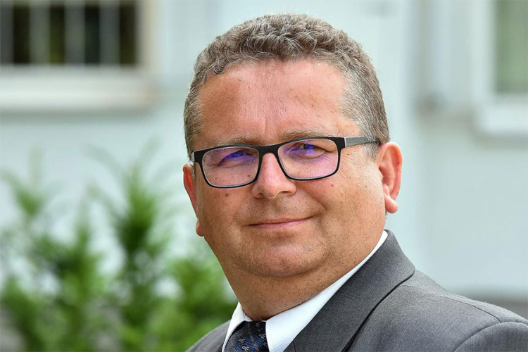Češki programer pravi interslovenski jezik