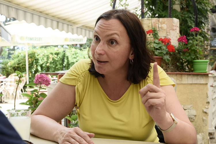 Proskurjakova: Vlastima RS je bolje da putnicima "Željeznica" plate taksi