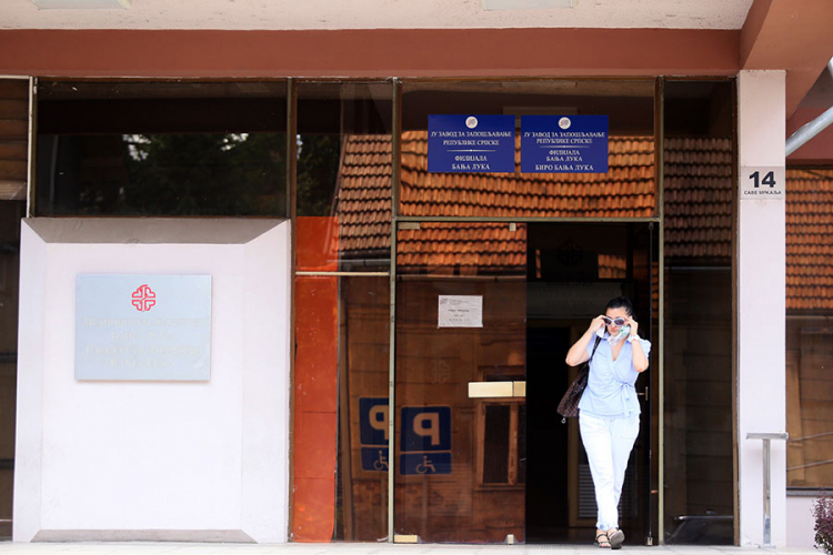 Zavod za zapošljavanje RS dao sebi najviše novca za angažovanje pripravnika