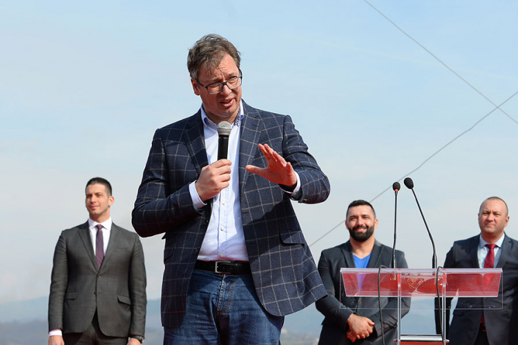 Vučić: Neće Srbe na Kosovu napadati ni Crna Gora ni NATO