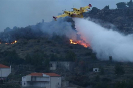 Požar iz Hrvatske proširio se na Neum, vatra prijeti selu Drijen
