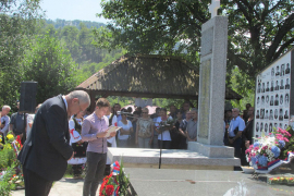Služen parastos za Srbe poginule na Petrovdan 1992.