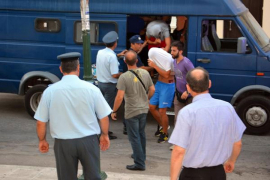 Zakintos: Jednom Srbinu pritvor, dvojici kaucija 5.000 evra