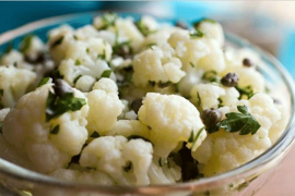Neobična salata sa karfiolom i lješnicima