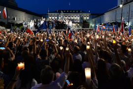 Demonstranti u Varšavi htjeli da zatvore senatore u parlamentu