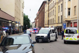 Uletio vozilom u masu ljudi u Helsinkiju, jedna osoba poginula