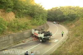 Kod Valjeva se prevrnuo minibus s planinarima, više od 20 povrijeđenih