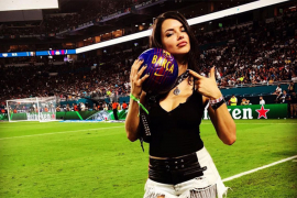 Adriana Lima u seksi donjem vešu