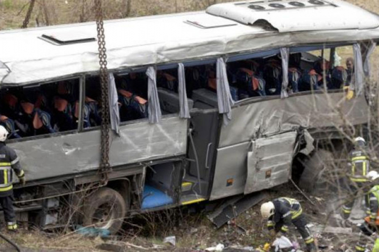 U sudaru autobusa i kamiona u Rusiji poginulo 13 osoba