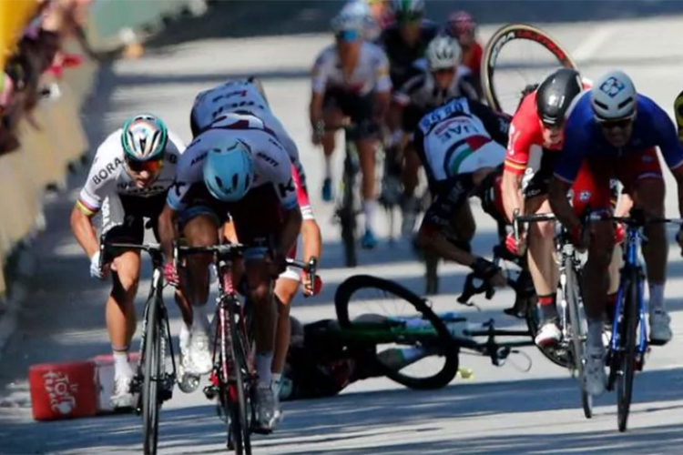 Peter Sagan diskvalifikovan sa Tur d'Fransa
