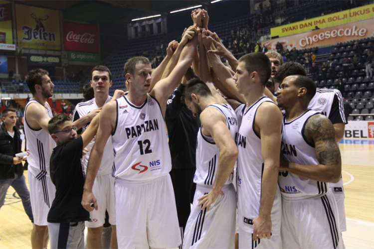 Evrokup: Partizan sa Lokomotivom, Albom, Limožom