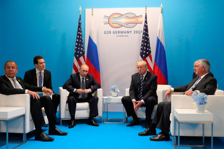 Sastanak Putina i Trampa trajao dva i po sata, bilo riječi i o "ruskom miješanju u izbore"