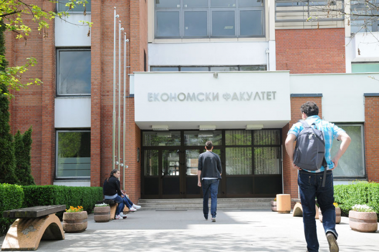 U pojedinim opštinama moguće na prste nabrojati fakultetske diplome