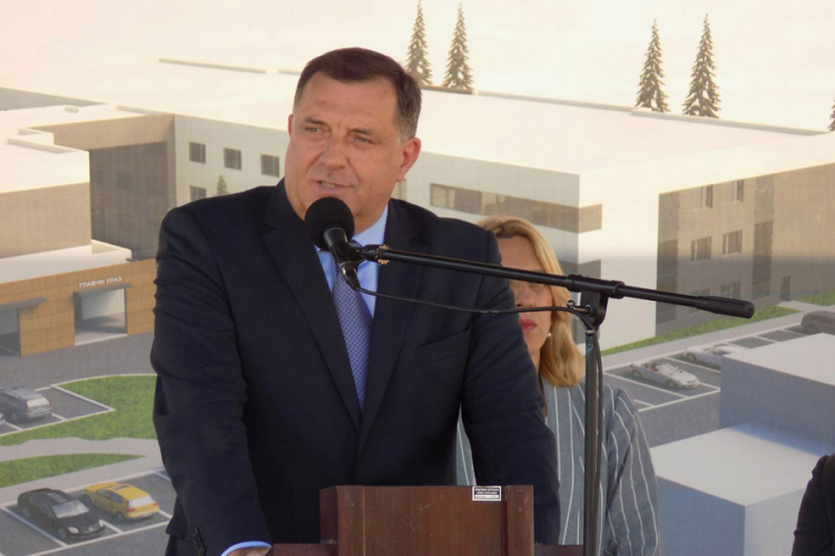 Dodik: Besmisleno zvuči kad Izetbegović spomene rat, da neće da napadne RS?