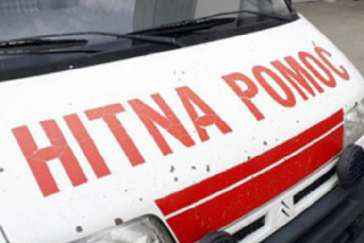 Mladiću palo drvo na glavu dok je šetao