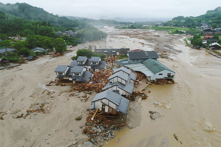 Poplave pogodile Japan, nastradalo 18 ljudi, 27 nestalo