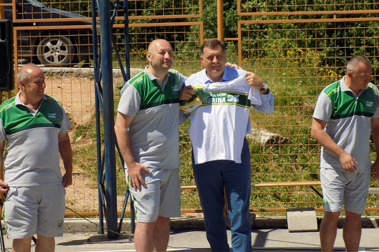Dodik posjetio košarkaški kamp na Jahorini