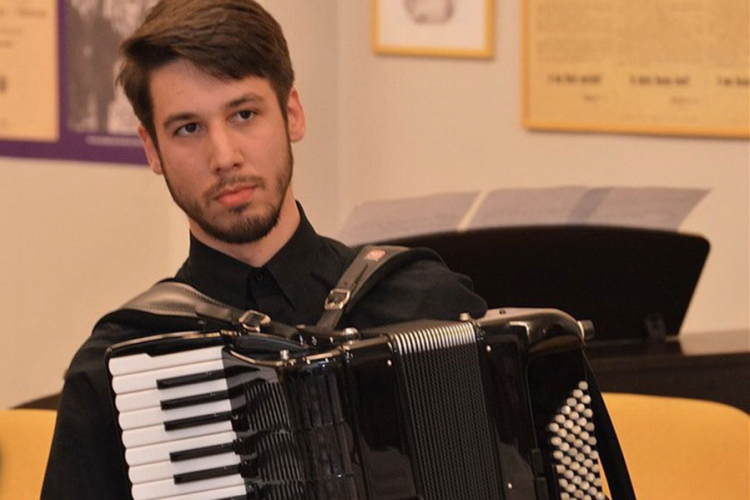 Ćeha: Muzika me izgrađuje i određuje moj put