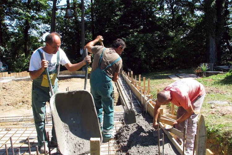 Apel poslodavcima: Zaštititi radnike od visokih temperatura