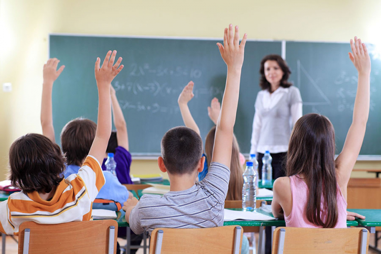 Zbog viška nastavnika nema novih konkursa