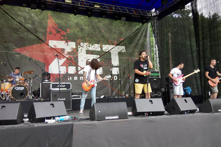 Otvoren festival "Z.E.T. od Šipova": Kum dočekan muzikom