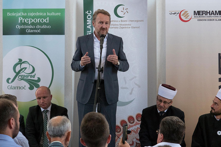 Izetbegović: Ne trebamo ni dvije škole, ni dvije televizije, ni dva Mostara pod jednim krovom