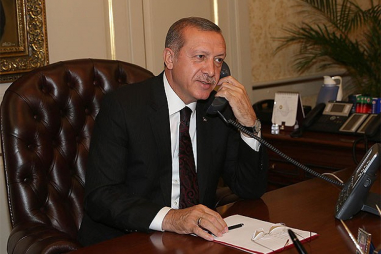 Umjesto zvuka uspostavljanja veze,Turcima Erdoganova čestitka