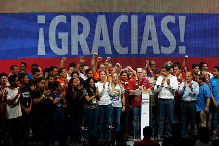 Milioni glasali na opozicionom referendumu u Venecueli