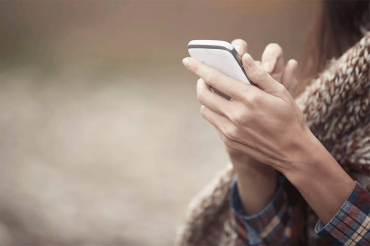 Mobilni telefoni mijenjaju način na koji hodamo