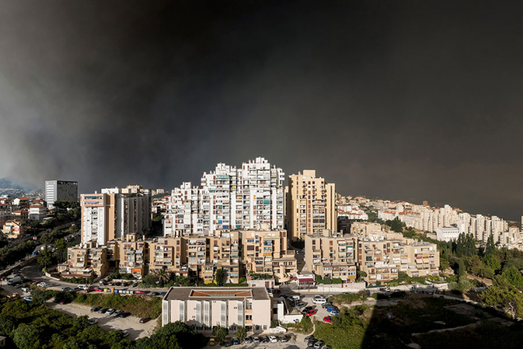 Oblak dima nad Splitom, prijeti 'ekološka bomba'