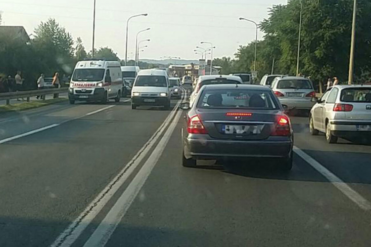 Saobraćajka na izlazu iz Banjaluke otežavala saobraćaj