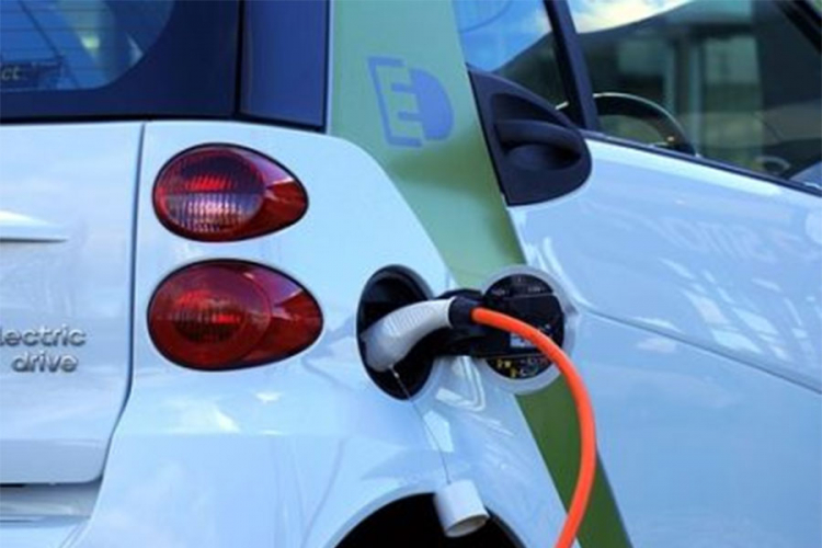 Prvi elektropunjač na Koridoru 10 počeo rad