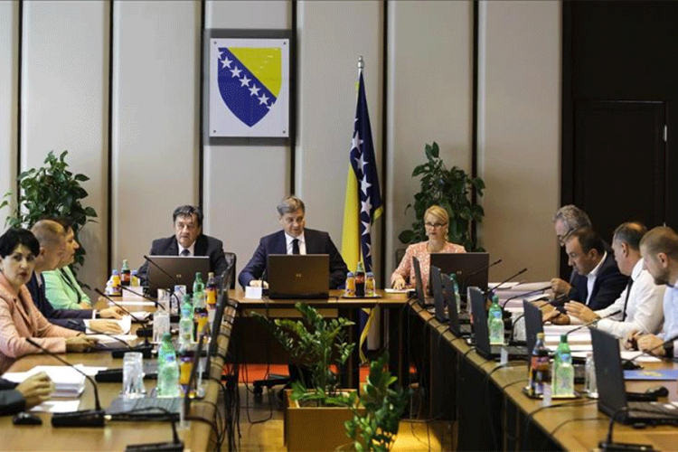 Zvizdić na jedno putovanje u SAD potrošio 56.446 KM