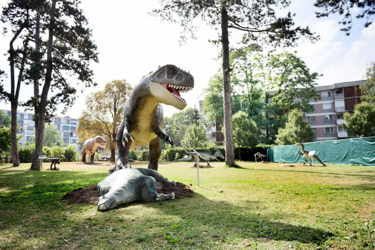 Posjeta dinosaurusima na "Aquani" od 10 do 21 čas