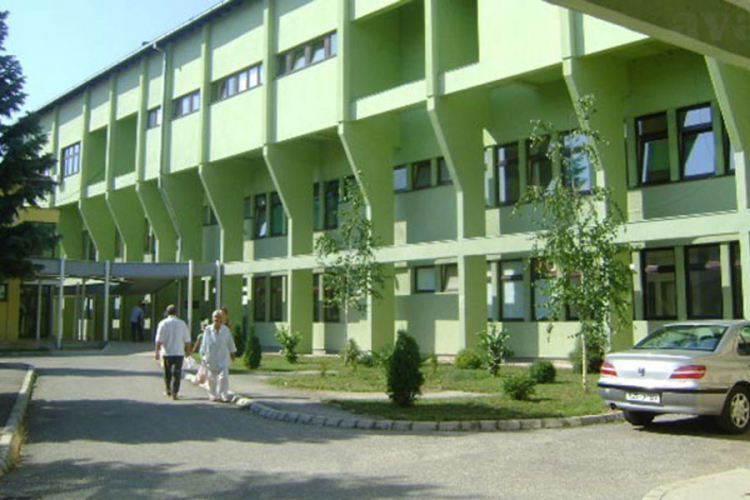 Upitan rad bolnice u Sanskom Mostu zbog premalo osiguranika