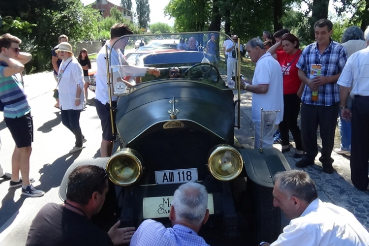 Oldtajmeri se kočoperili na obalama Sane